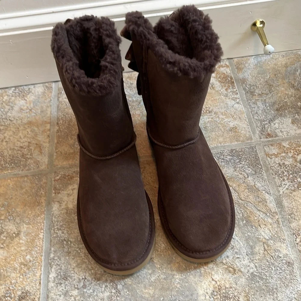 Ugg Bailey Mini Bailey Bow ll Boot Size 6 NEW